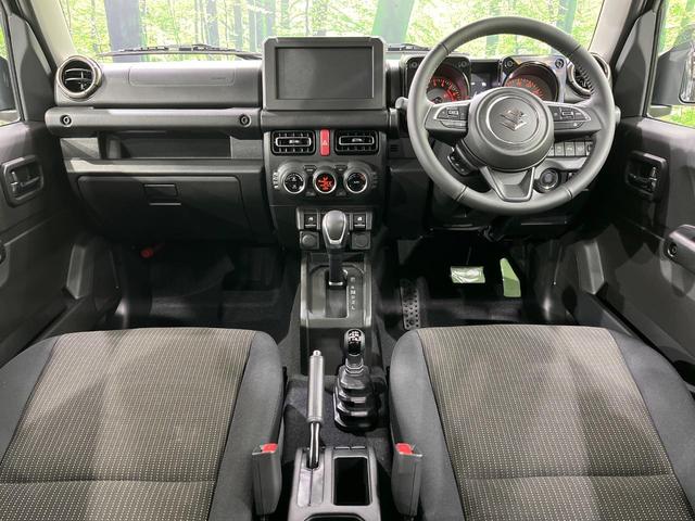 ジムニー ＸＣ　４ＷＤ　ターボ　届出済未使用車　セーフティサポート　レーダークルーズ　コーナーセンサー　スマートキー　ＬＥＤヘッド　純正１６インチアルミ　車線逸脱警報　オートライト　オートエアコン（2枚目）