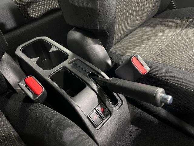 ジムニー ＸＣ　４ＷＤ　ターボ　届出済未使用車　セーフティサポート　レーダークルーズ　コーナーセンサー　スマートキー　ＬＥＤヘッド　純正１６インチアルミ　車線逸脱警報　オートライト　オートエアコン（32枚目）