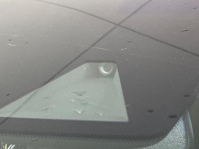 エルグランド ２５０ハイウェイスターＳ　両側電動スライドドア　純正ＳＤナビ　全周囲カメラ　禁煙車　衝突軽減装置　レーダークルーズ　スマートキー　オートライト　オートエアコン　ＬＥＤヘッド　ＥＴＣ　電動格納ミラー　プライバシーガラス（6枚目）