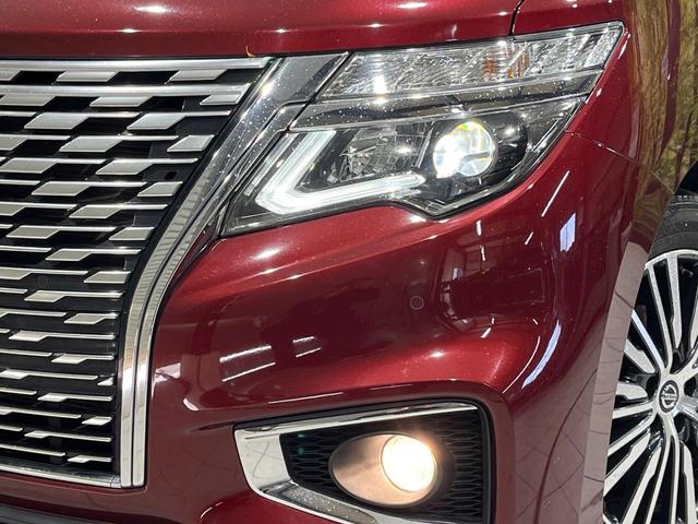 エルグランド ２５０ハイウェイスターＳ　両側電動スライドドア　純正ＳＤナビ　全周囲カメラ　禁煙車　衝突軽減装置　レーダークルーズ　スマートキー　オートライト　オートエアコン　ＬＥＤヘッド　ＥＴＣ　電動格納ミラー　プライバシーガラス（14枚目）