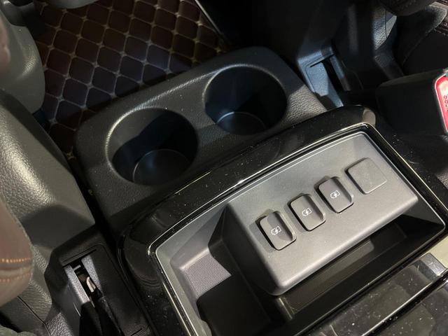 エルグランド ２５０ハイウェイスターＳ　両側電動スライドドア　純正ＳＤナビ　全周囲カメラ　禁煙車　衝突軽減装置　レーダークルーズ　スマートキー　オートライト　オートエアコン　ＬＥＤヘッド　ＥＴＣ　電動格納ミラー　プライバシーガラス（37枚目）