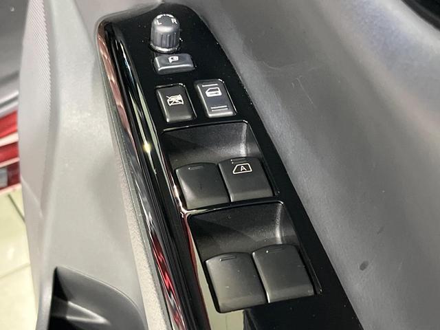 エルグランド ２５０ハイウェイスターＳ　両側電動スライドドア　純正ＳＤナビ　全周囲カメラ　禁煙車　衝突軽減装置　レーダークルーズ　スマートキー　オートライト　オートエアコン　ＬＥＤヘッド　ＥＴＣ　電動格納ミラー　プライバシーガラス（51枚目）