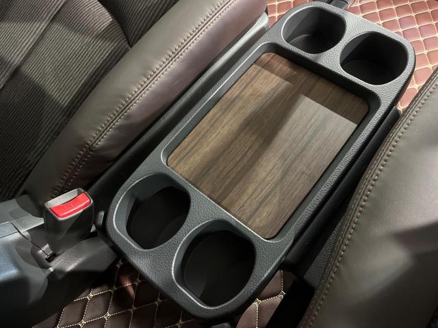 エルグランド ２５０ハイウェイスターＳ　両側電動スライドドア　純正ＳＤナビ　全周囲カメラ　禁煙車　衝突軽減装置　レーダークルーズ　スマートキー　オートライト　オートエアコン　ＬＥＤヘッド　ＥＴＣ　電動格納ミラー　プライバシーガラス（56枚目）