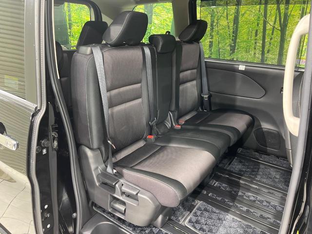 セレナ ハイウェイスター　両側電動スライドドア　後席モニター　純正ＳＤナビ　全周囲カメラ　禁煙車　衝突軽減装置　レーダークルーズ　スマートキー　オートライト　オートエアコン　ＥＴＣ　クリアランスソナー　電動格納ミラー（10枚目）