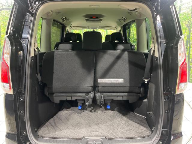 セレナ ハイウェイスター　両側電動スライドドア　後席モニター　純正ＳＤナビ　全周囲カメラ　禁煙車　衝突軽減装置　レーダークルーズ　スマートキー　オートライト　オートエアコン　ＥＴＣ　クリアランスソナー　電動格納ミラー（12枚目）