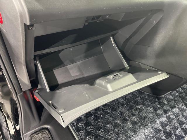 セレナ ハイウェイスター　両側電動スライドドア　後席モニター　純正ＳＤナビ　全周囲カメラ　禁煙車　衝突軽減装置　レーダークルーズ　スマートキー　オートライト　オートエアコン　ＥＴＣ　クリアランスソナー　電動格納ミラー（61枚目）