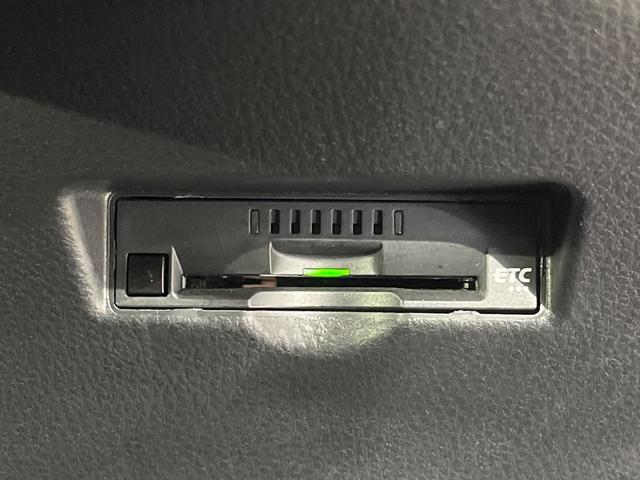 C-HR G 純正8型ナビ付ディスプレイオーディオ バックカメラ 禁煙車 レーダークルーズ ETC 衝突被害軽減装置 ハーフレザーシート ドラレコ コーナーセンサー スマートキー LEDヘッド 純正18インチアルミ(6枚目)