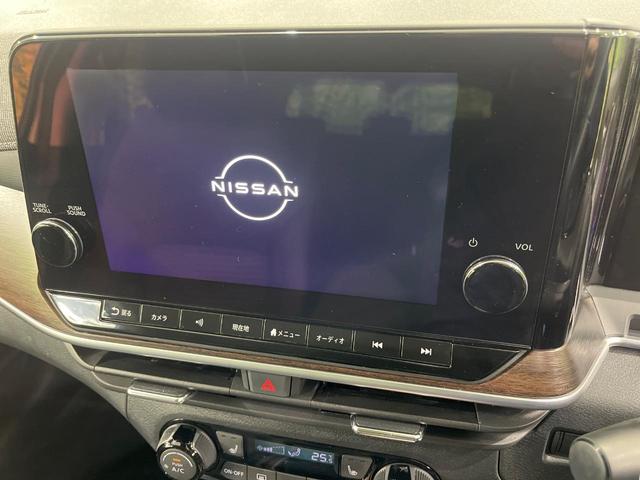 オーラ Ｇ　ＦＯＵＲ　レザーエディション　ＢＯＳＥサウンド　純正ＳＤナビ　全周囲カメラ　禁煙車　衝突軽減装置　レーダークルーズ　ＥＴＣ　スマートキー　オートライト　オートエアコン　ＬＥＤヘッド　ＬＥＤフォグ　シートヒーター　クリアランスソナー（4枚目）