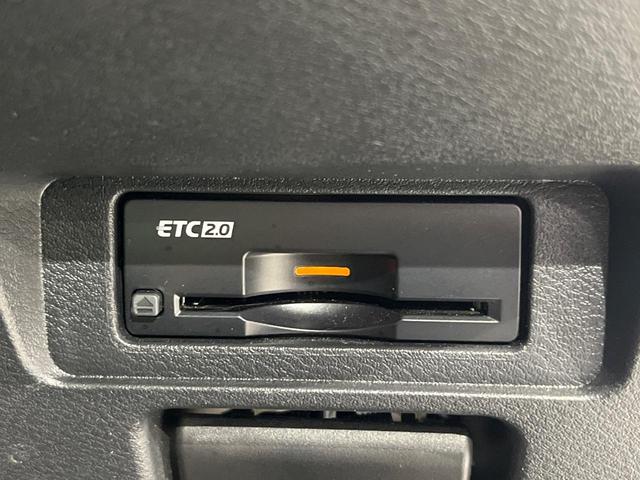 オーラ Ｇ　ＦＯＵＲ　レザーエディション　ＢＯＳＥサウンド　純正ＳＤナビ　全周囲カメラ　禁煙車　衝突軽減装置　レーダークルーズ　ＥＴＣ　スマートキー　オートライト　オートエアコン　ＬＥＤヘッド　ＬＥＤフォグ　シートヒーター　クリアランスソナー（8枚目）