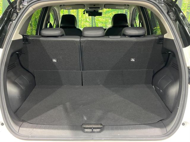 オーラ Ｇ　ＦＯＵＲ　レザーエディション　ＢＯＳＥサウンド　純正ＳＤナビ　全周囲カメラ　禁煙車　衝突軽減装置　レーダークルーズ　ＥＴＣ　スマートキー　オートライト　オートエアコン　ＬＥＤヘッド　ＬＥＤフォグ　シートヒーター　クリアランスソナー（11枚目）