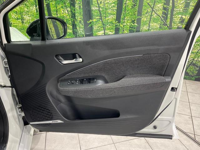 オーラ Ｇ　ＦＯＵＲ　レザーエディション　ＢＯＳＥサウンド　純正ＳＤナビ　全周囲カメラ　禁煙車　衝突軽減装置　レーダークルーズ　ＥＴＣ　スマートキー　オートライト　オートエアコン　ＬＥＤヘッド　ＬＥＤフォグ　シートヒーター　クリアランスソナー（49枚目）