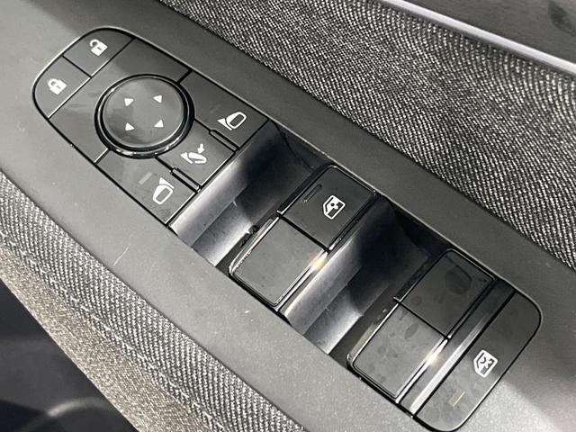 オーラ Ｇ　ＦＯＵＲ　レザーエディション　ＢＯＳＥサウンド　純正ＳＤナビ　全周囲カメラ　禁煙車　衝突軽減装置　レーダークルーズ　ＥＴＣ　スマートキー　オートライト　オートエアコン　ＬＥＤヘッド　ＬＥＤフォグ　シートヒーター　クリアランスソナー（50枚目）