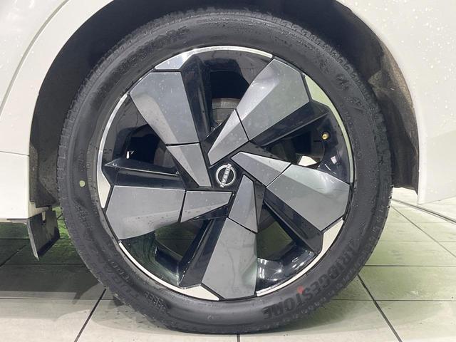 オーラ Ｇ　ＦＯＵＲ　レザーエディション　ＢＯＳＥサウンド　純正ＳＤナビ　全周囲カメラ　禁煙車　衝突軽減装置　レーダークルーズ　ＥＴＣ　スマートキー　オートライト　オートエアコン　ＬＥＤヘッド　ＬＥＤフォグ　シートヒーター　クリアランスソナー（63枚目）