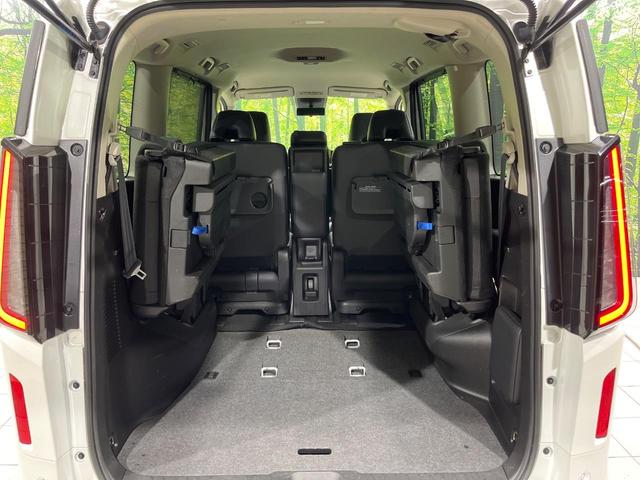 セレナ ハイウェイスターＶ　４ＷＤ　１２．３インチナビ　アラウンドビューカメラ　ＥＴＣ２．０　禁煙車　３６０度セーフティアシスト　ハンズフリー両側電動スライド　ＬＥＤヘッド＆フォグ　オートライト　インテリジェントルームミラー（58枚目）