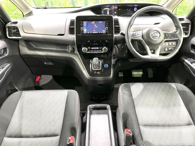 セレナ ｅ－パワー　ハイウェイスターＶ　後席モニター　両側電動ドア　禁煙車　純正ＳＤナビ　全周囲カメラ　衝突被害軽減システム　スマートキー　ＬＥＤヘッド　ＥＴＣ　クルコン　純正１５インチアルミ　Ｂｌｕｅｔｏｏｔｈ（2枚目）