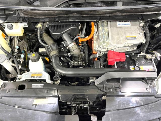 セレナ ｅ－パワー　ハイウェイスターＶ　後席モニター　両側電動ドア　禁煙車　純正ＳＤナビ　全周囲カメラ　衝突被害軽減システム　スマートキー　ＬＥＤヘッド　ＥＴＣ　クルコン　純正１５インチアルミ　Ｂｌｕｅｔｏｏｔｈ（19枚目）