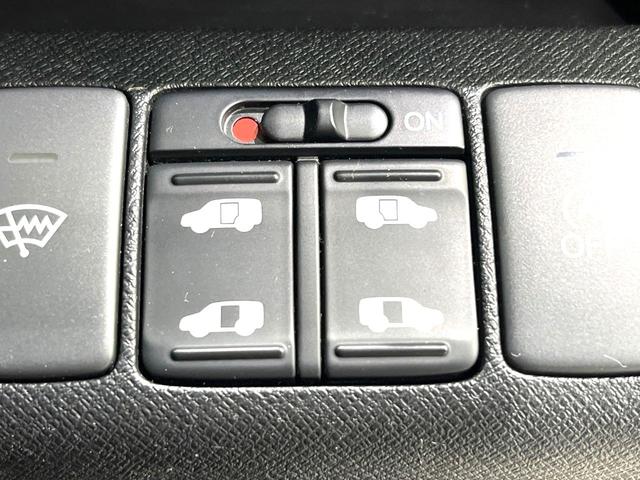 ステップワゴンスパーダ Z クールスピリット 両側電動スライドドア パナソニック製8型SDナビ バックカメラ 寒冷地仕様 禁煙車 ハーフレザーシート スマートキー HIDヘッド ETC クルコン オートライト オートエアコン 盗難防止装置(3枚目)