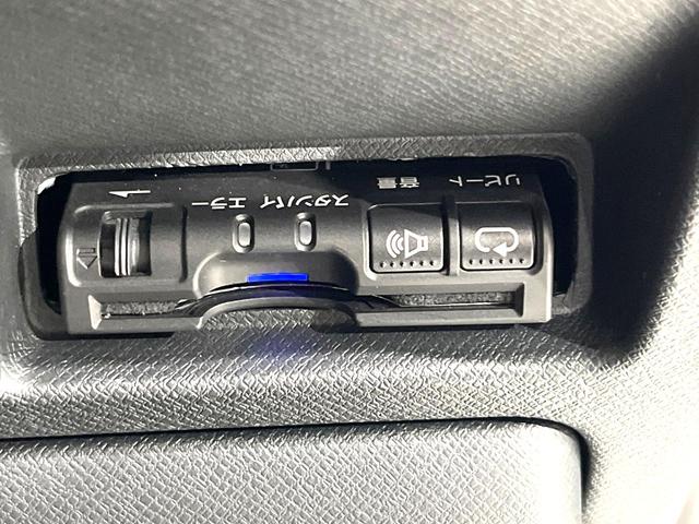 ステップワゴンスパーダ Z クールスピリット 両側電動スライドドア パナソニック製8型SDナビ バックカメラ 寒冷地仕様 禁煙車 ハーフレザーシート スマートキー HIDヘッド ETC クルコン オートライト オートエアコン 盗難防止装置(8枚目)