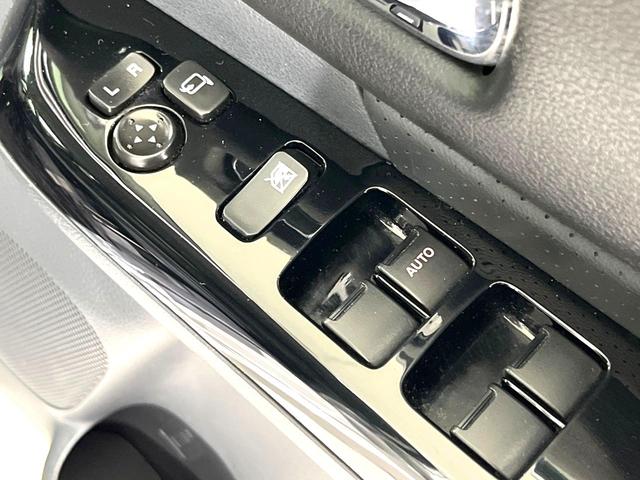 スペーシアカスタム ＸＳリミテッド　両側電動スライドドア　ＳＤナビ　禁煙車　衝突軽減装置　スマートキー　オートライト　ＨＩＤヘッド　シートヒーター　ＥＴＣ　オートエアコン　電動格納ミラー　プライバシーガラス　ドアバイザー　フルセグ（37枚目）
