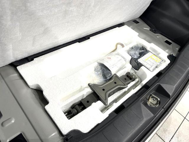 スペーシアカスタム ＸＳリミテッド　両側電動スライドドア　ＳＤナビ　禁煙車　衝突軽減装置　スマートキー　オートライト　ＨＩＤヘッド　シートヒーター　ＥＴＣ　オートエアコン　電動格納ミラー　プライバシーガラス　ドアバイザー　フルセグ（50枚目）