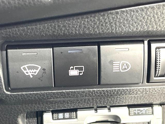 カローラクロス ハイブリッド　Ｚ　純正ＳＤナビ　バックカメラ　寒冷地仕様　禁煙車　衝突軽減装置　レーダークルーズ　スマートキー　オートライト　ＬＥＤヘッド　ＥＴＣ　パワーバックドア　パワーシート　シートヒーター　オートエアコン（5枚目）