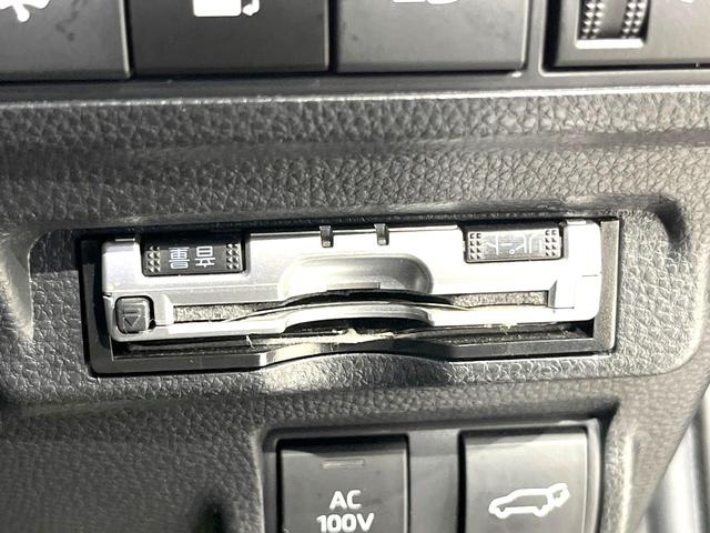 カローラクロス ハイブリッド　Ｚ　純正ＳＤナビ　バックカメラ　寒冷地仕様　禁煙車　衝突軽減装置　レーダークルーズ　スマートキー　オートライト　ＬＥＤヘッド　ＥＴＣ　パワーバックドア　パワーシート　シートヒーター　オートエアコン（8枚目）