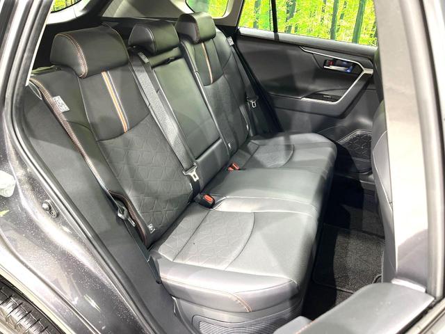 RAV4 ハイブリッドアドベンチャー 10インチディスプレイオーディオ 全周囲カメラ 禁煙車 寒冷地仕様 衝突軽減装置 レーダークルーズ スマートキー パワーシート シートヒーター ETC オートライト オートエアコン レーンアシスト(10枚目)