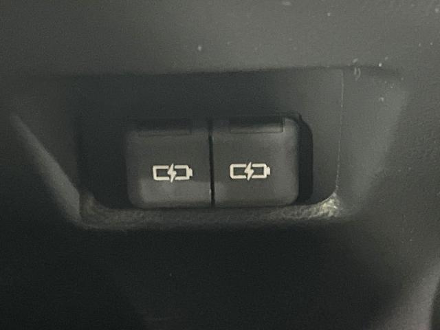 RAV4 ハイブリッドアドベンチャー 10インチディスプレイオーディオ 全周囲カメラ 禁煙車 寒冷地仕様 衝突軽減装置 レーダークルーズ スマートキー パワーシート シートヒーター ETC オートライト オートエアコン レーンアシスト(40枚目)