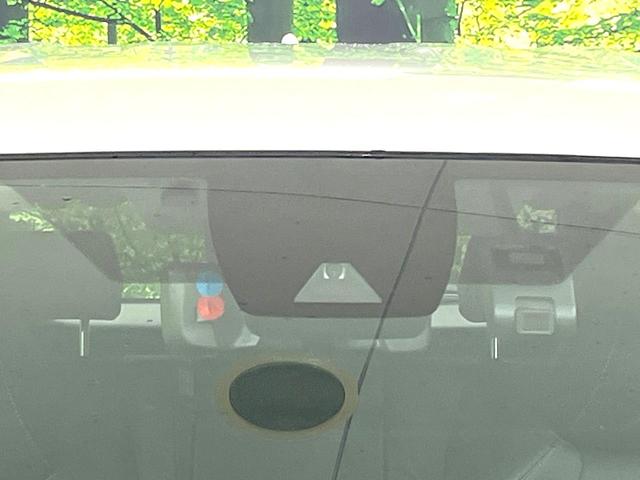 RAV4 G Zパッケージ 純正SDナビ バックカメラ 禁煙車 衝突軽減装置 レーダークルーズ スマートキー パワーバックドア パワーシート ETC オートライト オートエアコン LEDヘッド LEDフォグ シートヒーター(5枚目)