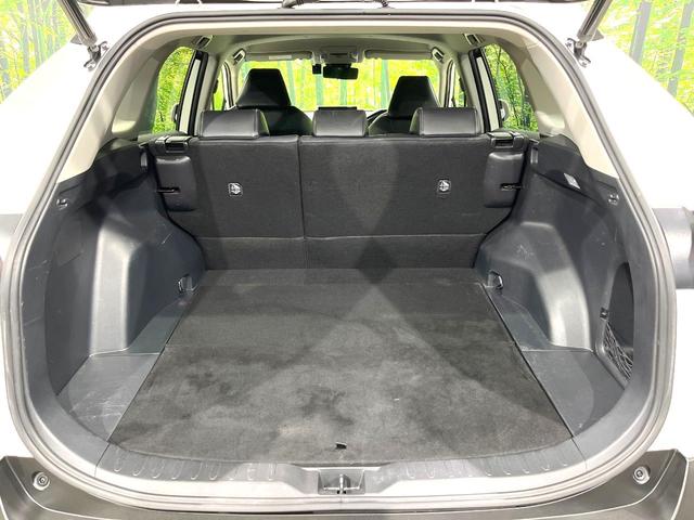 RAV4 G Zパッケージ 純正SDナビ バックカメラ 禁煙車 衝突軽減装置 レーダークルーズ スマートキー パワーバックドア パワーシート ETC オートライト オートエアコン LEDヘッド LEDフォグ シートヒーター(11枚目)