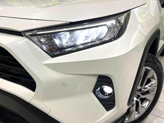RAV4 G Zパッケージ 純正SDナビ バックカメラ 禁煙車 衝突軽減装置 レーダークルーズ スマートキー パワーバックドア パワーシート ETC オートライト オートエアコン LEDヘッド LEDフォグ シートヒーター(13枚目)