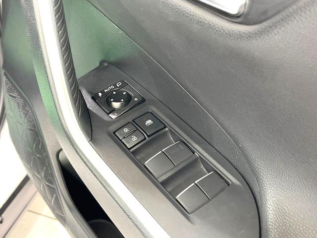 RAV4 G Zパッケージ 純正SDナビ バックカメラ 禁煙車 衝突軽減装置 レーダークルーズ スマートキー パワーバックドア パワーシート ETC オートライト オートエアコン LEDヘッド LEDフォグ シートヒーター(55枚目)