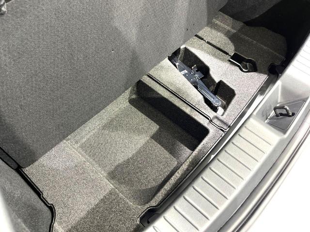 MAZDA3ファストバック 15Sツーリング 4WD 純正8.8インチナビ 360°ビューカメラ ETC ドラレコ 衝突軽減装置 レーダークルーズコントロール LEDヘッドライト フルセグTV Bluetooth接続 純正18インチアルミ(46枚目)