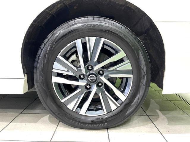 セレナ ハイウェイスターV 4WD 両側電動ド 全周囲カメラ インテリジェントエマージェンシアーブレーキ レーダークルーズ 禁煙車 コーナーセンサー スマートキー LEDヘッド 純正16インチAW オートハイビーム オートライト(70枚目)