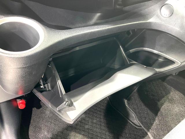 シエンタ G セーフティーエディション 4WD セーフティセンス 両側電動スライドドア SDナビ 全周囲カメラ 禁煙車 ドラレコ ステアリングヒーター ビルトインETC ドラレコ オートハイビーム 車線逸脱警報 前席シートヒーター(53枚目)