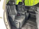後部座席も気になるようなキズ・汚れやへたり等、大きなダメージはなく、良好な状態です。