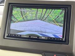 【バックカメラ】駐車時に後方がリアルタイム映像で確認できます。大型商業施設や立体駐車場での駐車時や、夜間のバック時に大活躍！運転スキルに関わらず、今や必須となった装備のひとつです！ 5