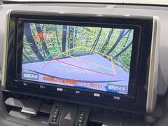 【バックカメラ】駐車時に後方がリアルタイム映像で確認できます。大型商業施設や立体駐車場での駐車時や、夜間のバック時に大活躍！運転スキルに関わらず、今や必須となった装備のひとつです！ 7