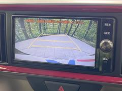 【バックカメラ】駐車時に後方がリアルタイム映像で確認できます。大型商業施設や立体駐車場での駐車時や、夜間のバック時に大活躍！運転スキルに関わらず、今や必須となった装備のひとつです！ 5