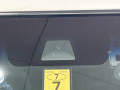 【ホンダセンシング】走行中に前方の車両等を認識し、衝突しそうな時は警報とブレーキで衝突回避と被害軽減をアシスト。より安全にドライブをお楽しみいただけます。 6