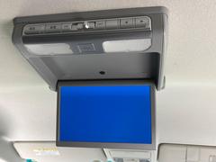 【フリップダウンモニター】大画面モニターで後席でもエンタメをお楽しみいただけます。小さなお子様にも大人気の装備です♪ 5