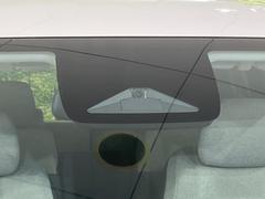 【ホンダセンシング】走行中に前方の車両等を認識し、衝突しそうな時は警報とブレーキで衝突回避と被害軽減をアシスト。より安全にドライブをお楽しみいただけます。 6