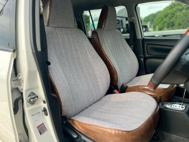 プロボックス ＧＬ　ＴＯＹＯＴＡグリル／リフトアップ仕様／オフビートＢｏｕｎｔｙコレクションホイール１４インチ／オープンカントリー／レトロ調シートカバー／ウッドパーツ／ＣＵＲＴルーフラック／ＣａｒｒｏｚｚｅｒｉａナビＴＶ（14枚目）