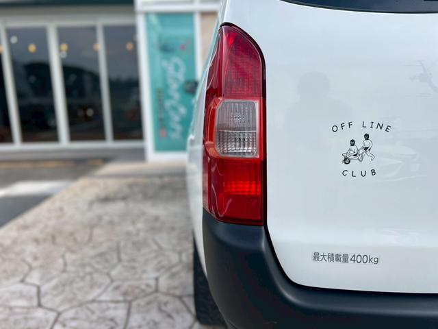 プロボックス ＧＬ　ＴＯＹＯＴＡグリル／リフトアップ仕様／オフビートＢｏｕｎｔｙコレクションホイール１４インチ／オープンカントリー／レトロ調シートカバー／ウッドパーツ／ＣＵＲＴルーフラック／ＣａｒｒｏｚｚｅｒｉａナビＴＶ（32枚目）
