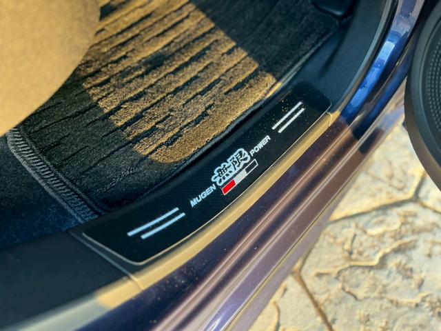 Ｎ－ＯＮＥ プレミアム　ツアラー・Ｌパッケージ　無限エアロ／無限マフラー／ＴＥＩＮ車高調／バックカメラ／スマキー／メモリーナビ／ＤＶＤ再生／オートクルーズコントロール／ワンセグテレビ／横滑り防止／サイドエアバック／　衝突安全ボディ／ナビＴＶ（11枚目）