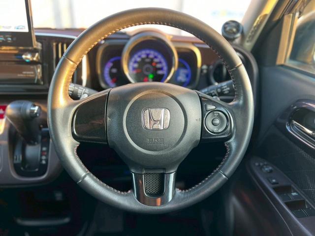 Ｎ－ＯＮＥ プレミアム　ツアラー・Ｌパッケージ　無限エアロ／無限マフラー／ＴＥＩＮ車高調／バックカメラ／スマキー／メモリーナビ／ＤＶＤ再生／オートクルーズコントロール／ワンセグテレビ／横滑り防止／サイドエアバック／　衝突安全ボディ／ナビＴＶ（51枚目）