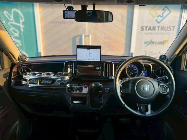 Ｎ－ＯＮＥ プレミアム　ツアラー・Ｌパッケージ　無限エアロ／無限マフラー／ＴＥＩＮ車高調／バックカメラ／スマキー／メモリーナビ／ＤＶＤ再生／オートクルーズコントロール／ワンセグテレビ／横滑り防止／サイドエアバック／　衝突安全ボディ／ナビＴＶ（60枚目）