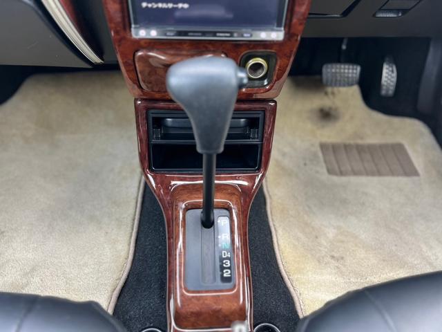 ミラジーノ ジーノ　社外ステアリング　パワステ　キーレス付き　衝突安全ボディ　マニュアルエアコン　全席パワーウインドウ　ＳＲＳ　カロッツェリアナビ（15枚目）