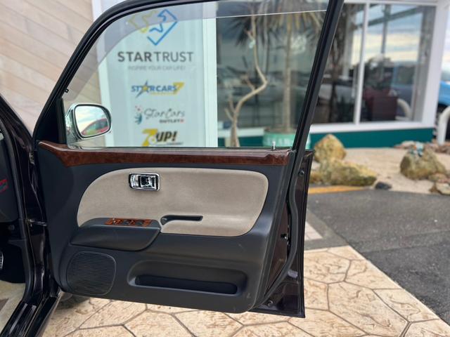 ミラジーノ ジーノ　社外ステアリング　パワステ　キーレス付き　衝突安全ボディ　マニュアルエアコン　全席パワーウインドウ　ＳＲＳ　カロッツェリアナビ（24枚目）