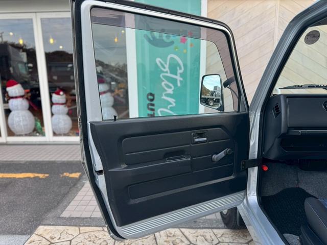 ジムニー ランドベンチャー　切替４ＷＤ　エアコン付き　ルーフキャリアー（18枚目）